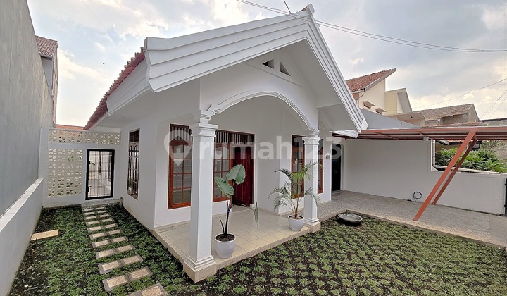 Rumah Luas di Jl. Tirta Kencana, Sayap Jl. Pesantren, Cimahi
