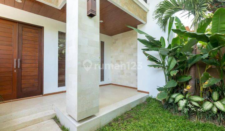 Minimalist 2 Bedrooms Villa At Nusa Dua 1