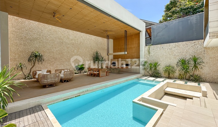 Luxury Modern 3 Bedrooms Villa At Cemagi Luxury Modern 3 Bedrooms Villa At Cemagi