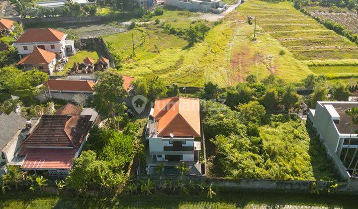 4 Bedrooms Villa With Ricefield View Near Seminyak & Canggu 2