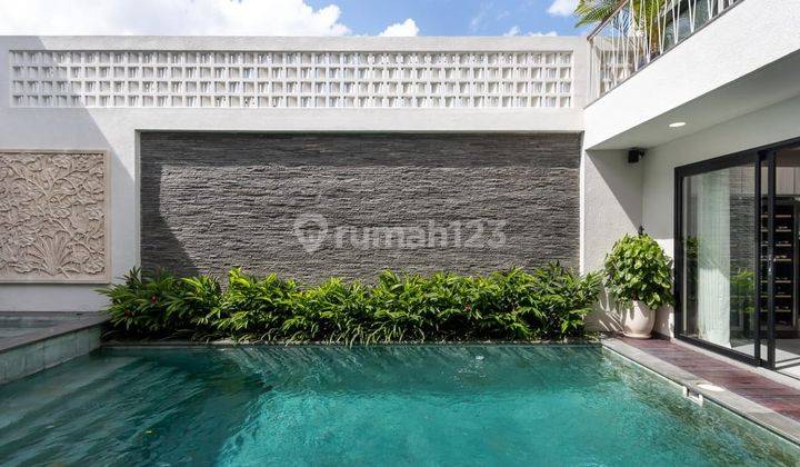 Luxury 3 Bedrooms Villa Near From Berawa Beach  2