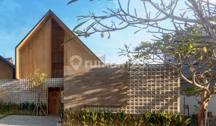 Brand New Modern 3 Bedrooms Villa For Rent At Ubud Brand New Modern 3 Bedrooms Villa For Rent At Ubud