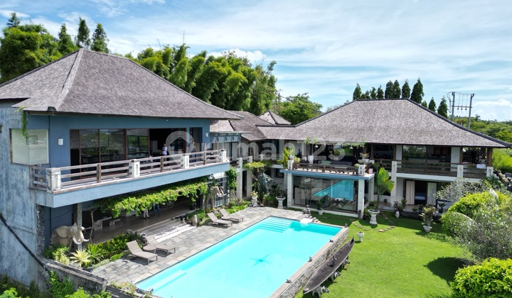 Luxury 5 Bedrooms Villa With Spectacular View At Jimbaran