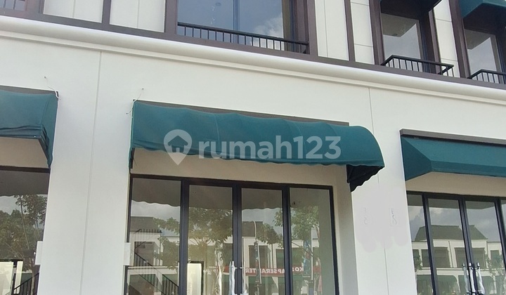 For Rent Citra Garden Serpong Shop House. Located on Main Boulevard Street with On Street Parking Concept. 2