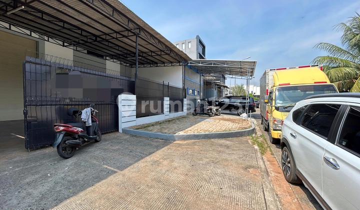 Warehouse for Rent in Taman Tekno BSD. Close to toll access. Ready! Warehouse for Rent in Taman Tekno BSD. Close to toll access. Ready!