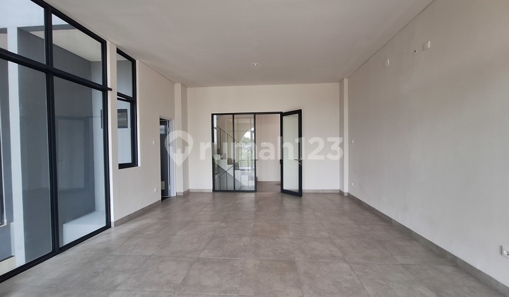 For Rent: Tabespot Ruko in BSD City. Strategic location. Facing the main road For Rent: Tabespot Ruko in BSD City. Strategic location. Facing the main road