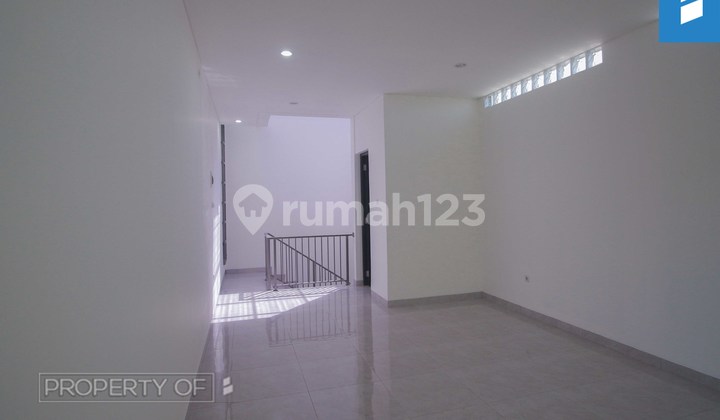 Ruko Baru, Murah, Mewah 3,5 Lantai !