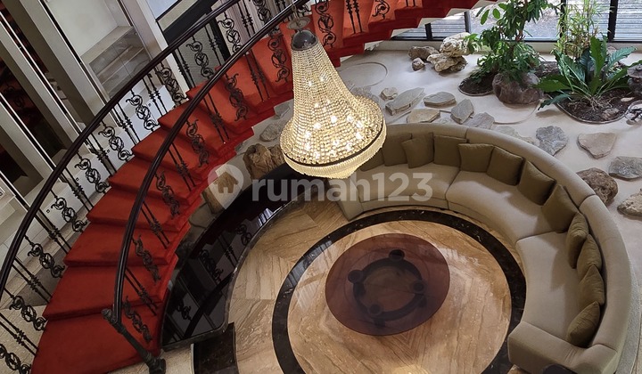 Rumah Mewah Klasik, Lokasi Elit Bandung Utara, Sangat Asri 1