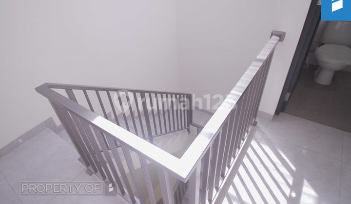 Ruko Baru, Murah, Mewah 3,5 Lantai !