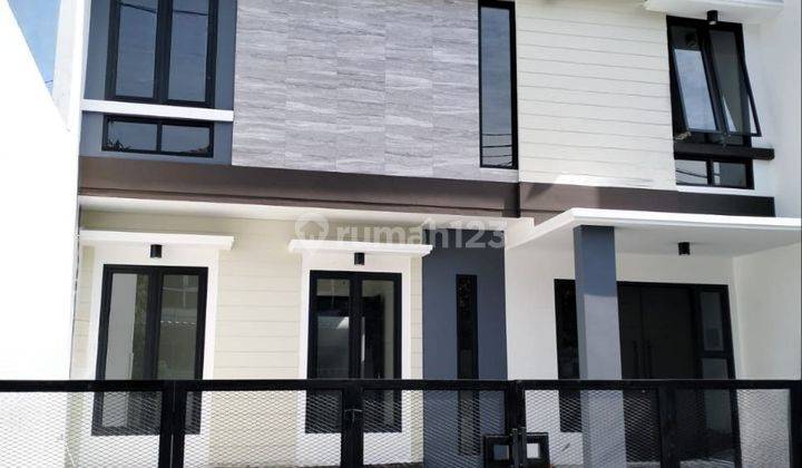  Rumah SHM Baru Gress 2 Lantai di Wisma Permai 2