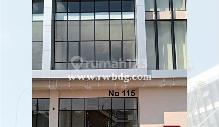 Ruko 3 lantai, siap huni, di Vittorio Citraland, Surabaya. Lokasi sangat strategis