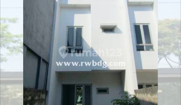 Good Shop House for Sale, Fortune Business & Industrial Park, Waru, Strategic Location. Good Shop House for Sale, Fortune Business & Industrial Park, Waru, Strategic Location.