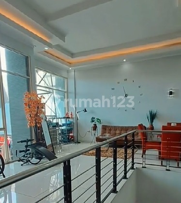 Rumah Dijual di Jalan Kertajaya Indah, Surabaya 2