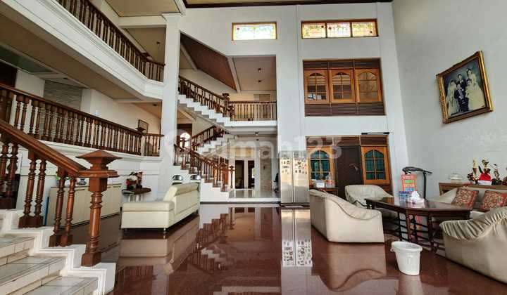 Dijual Rumah Mewah Tengah Kota Surabaya Jalan Raya Darmo Dijual Rumah Mewah Tengah Kota Surabaya Jalan Raya Darmo