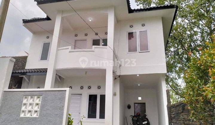 Dijual Cepat Rumah 2 Lantai Siap Huni Dalam Komplek Di Sariwangi Bandung Dekat Polban
 1