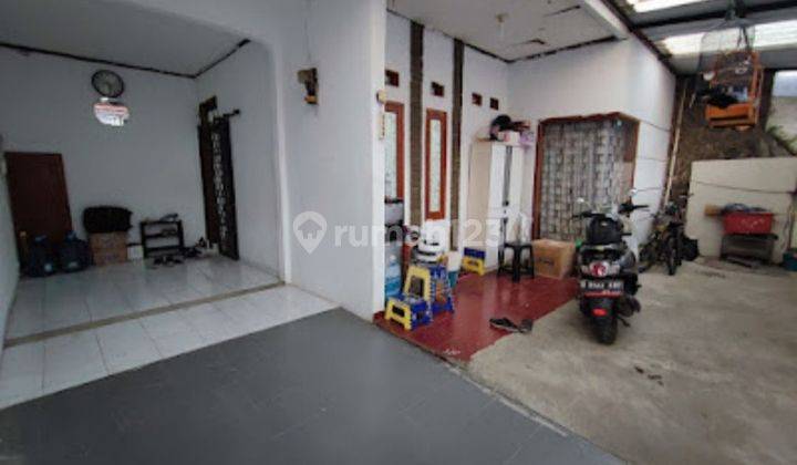 Dijual rumah siap huni di taman kopo indah 1