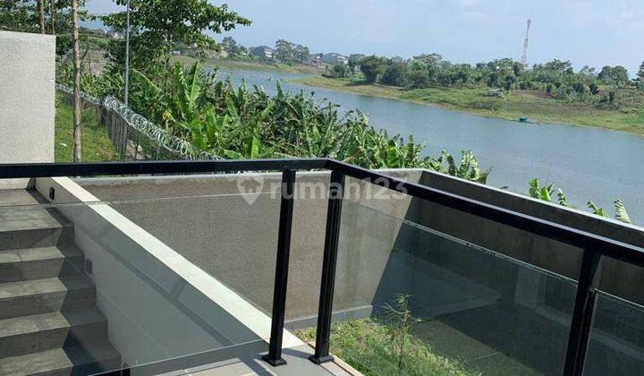 Dijual Rumah Cantik Semi Furnish Dg View Danau Menawan Di Kota Baru Parahyangan  1