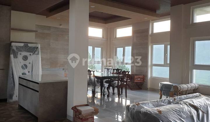 Dijual New Villa Dago Giri New Furnish 3 Lantai Best View . Lokasi di Kota Bandung