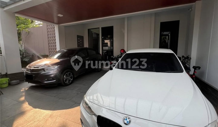 For Sale Modern Minimalist House with Swimming Pool in Sayap Buah Batu near Griya Kota Bandung