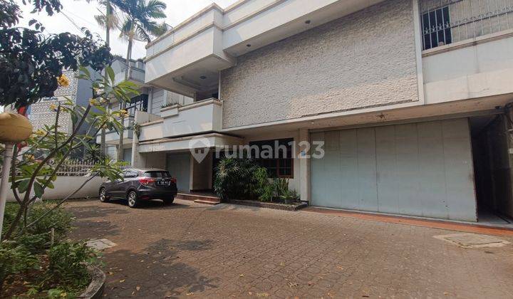 Jual Cepat Rumah luasan besar bisa dijadikan Ruang Usaha atau Kantor merangkap Gudang di Mainroad jalan Peta 1