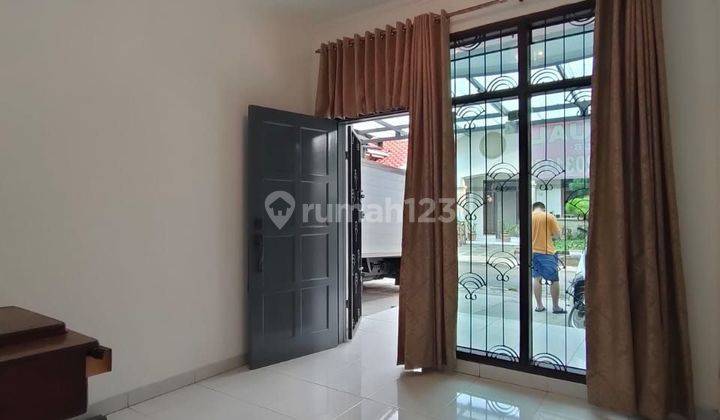 Jual Cepat Rumah Bagus Siap Huni & Semi Furnished Di Komplek Taman Sakura Indah 2