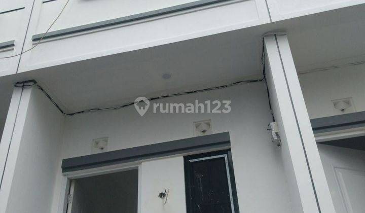 Rumah 2 lantai di tengah kota di condet jakarta timur  2