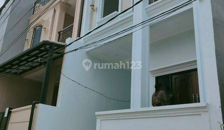 Rumah 2 lantai murah dekat toll brigif di jagakarsa jakarta selatan  2