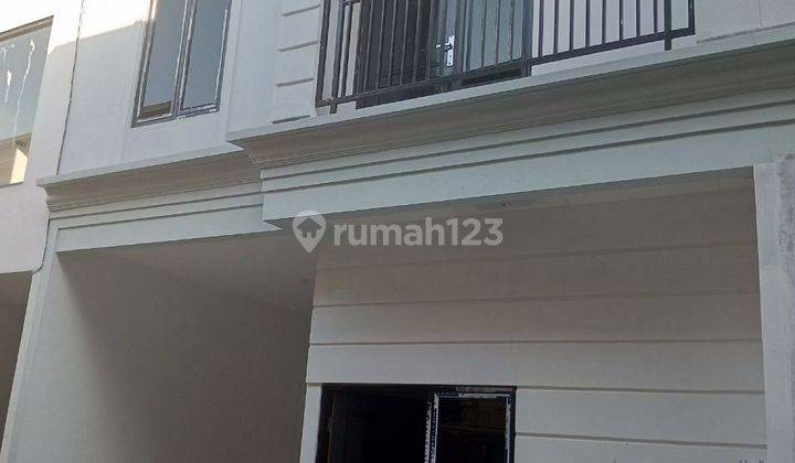 Rumah modern 2 lantai murah di jagakarsa jakarta selatan  1