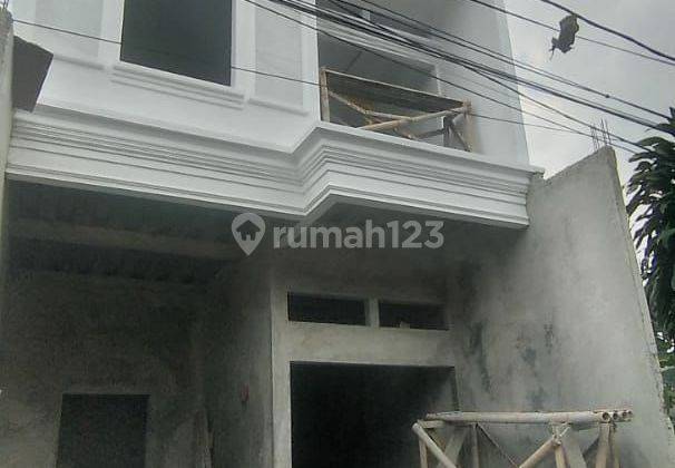 Rumah 2 Lantai Baru pinggir jalan di jagakarsa jakarta selatan  1