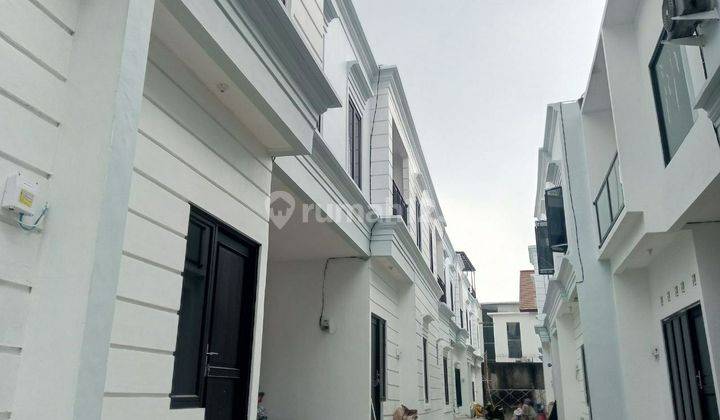 Rumah pinggir jalan Kahfi 2 dekat ke cilandak jakarta selatan 2