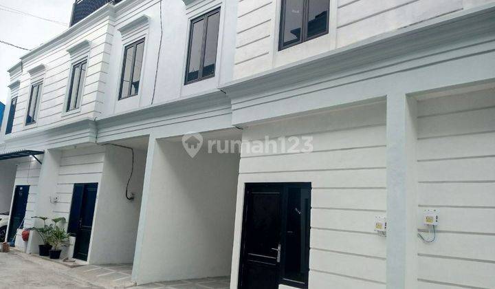 Rumah pinggir jalan Kahfi 2 dekat ke cilandak jakarta selatan 1