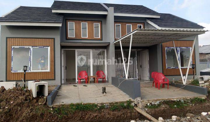 Rumah 3 kamar tidur samping Sumarecon dan dekat stasiun bekasi kota 2