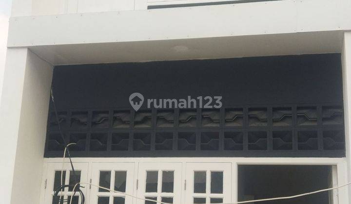 Rumah 2 Lantai Shm Pinggir Jalan Dekat Ke Cililitan Di Kramat Jati Jakarta Timur  2