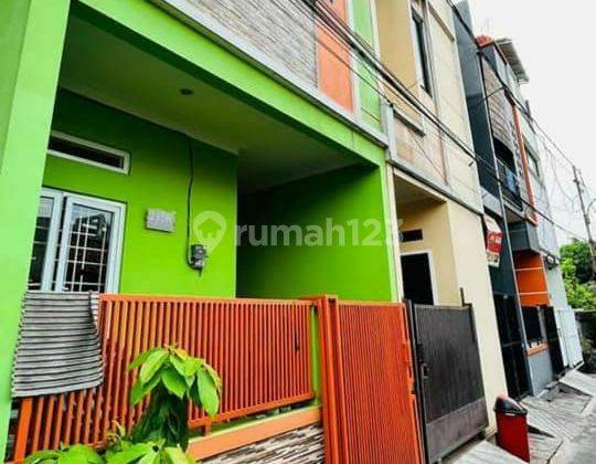 Rumah 2 Lantai Model Suka2 Di Kayu Manis Matraman Jakarta Timur  2