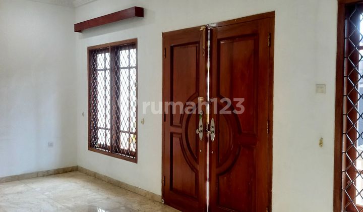 Classic Luxury House Attractive Price 2