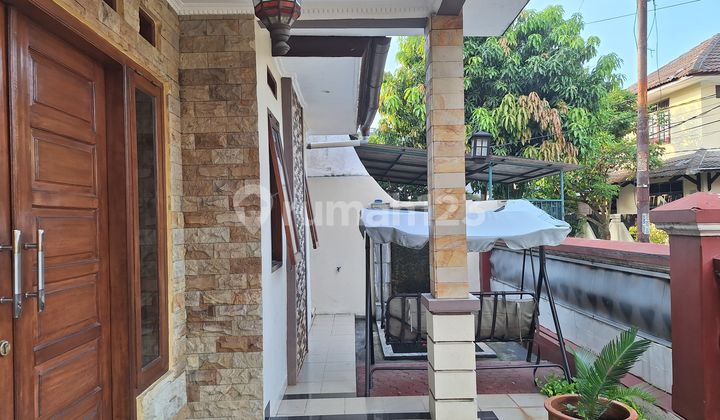 Rumah Dengan Halaman Luas 2