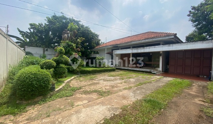Old House in Commercial Area Priced Close to NJOP Old House in Commercial Area Priced Close to NJOP