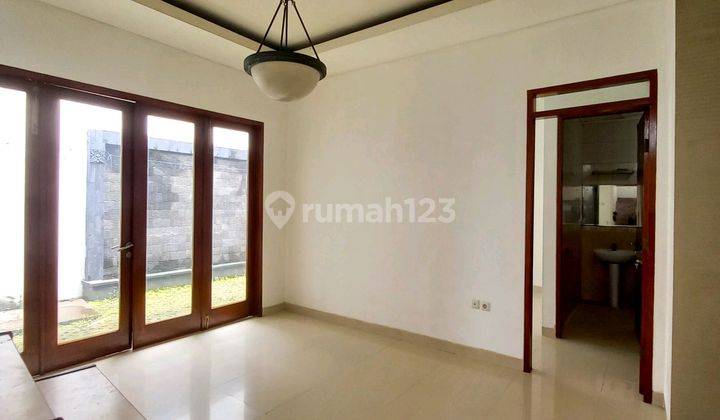 Rumah Dekat Sekolah Al Izhar, Murah, Siap Huni 1