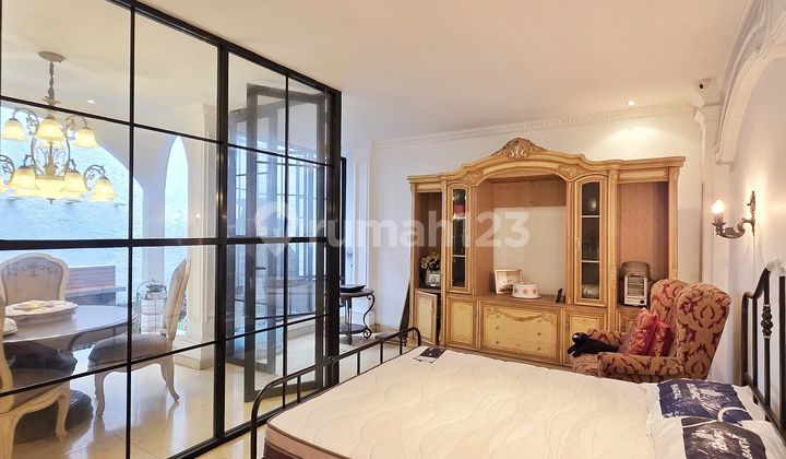 Rumah Di Bawah N J O P