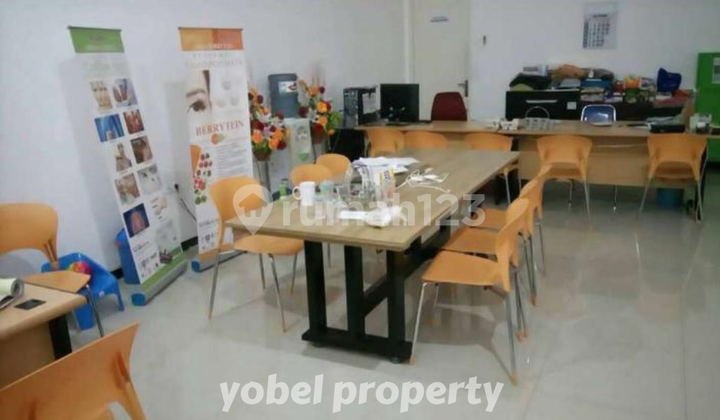 STRATEGIC SHOPHOUSE IDEAL FOR LARGE BUSINESSES SUDIRMAN RESIDENCE SURABAYA 2