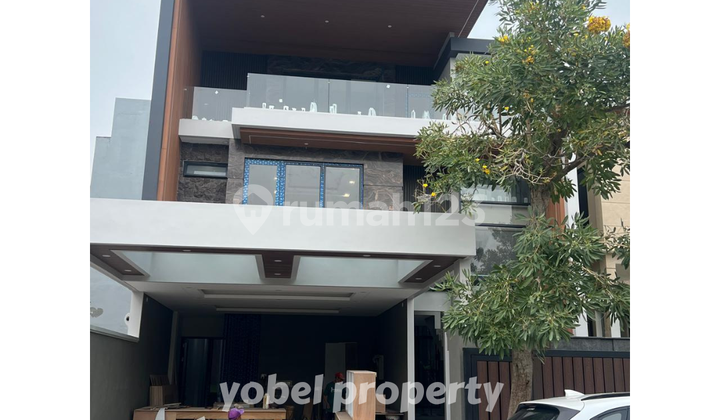 RUMAH MODERN MEWAH PREMIUM WOODLAND CITRALAND SURABAYA