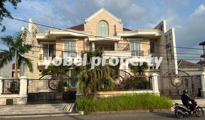 Luxury Marble-Finished Ready-to-Occupy House in Galaxy Bumi Permai Surabaya