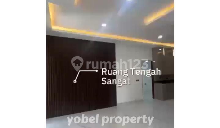Modern Minimalist House Taman Puspa Raya Citraland Surabaya 2