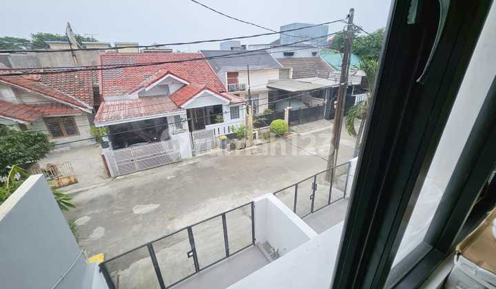 Jual Rumah Mewah 2 Lantai Dengan Lingkungan Elite Di Bulevar Hijau, Harapan Indah, Bekasi, 007 2