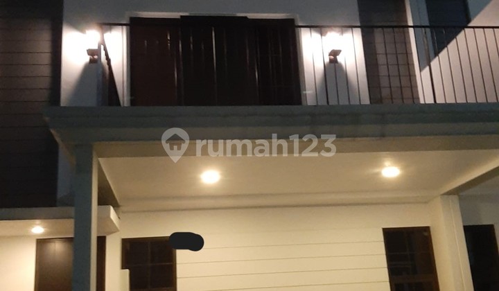 For Sale Luxury House 7x10 with Attic Room Maison Wisteria, Cakung, East Jakarta, 004