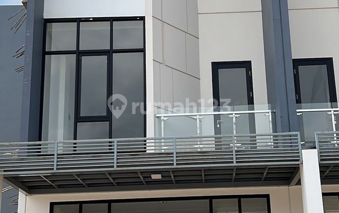 Disewa Ruko New East 3 Lantai Strategis Siap Pakai Harga Super Terjangkau, Cakung, Jakarta Timur, 028 1