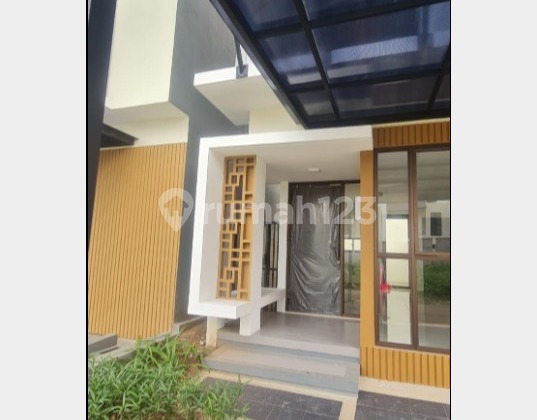 House in Mahakam Cluster, Jakarta Garden City, Cakung, East Jakarta (032) 2