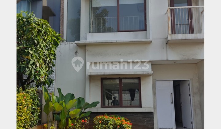 Disewakan Rumah Luas & Siap Huni di Cluster Zebrina - Kunci Ready (007)