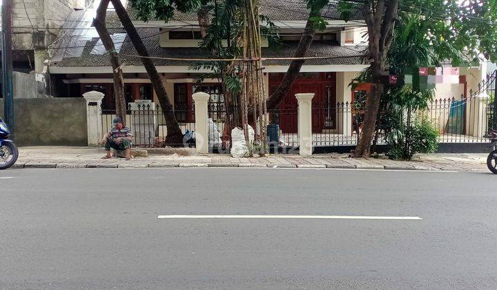 Rumah Bagus Luas Pinggir Jalan Dijual Di Jakarta Pusat  1