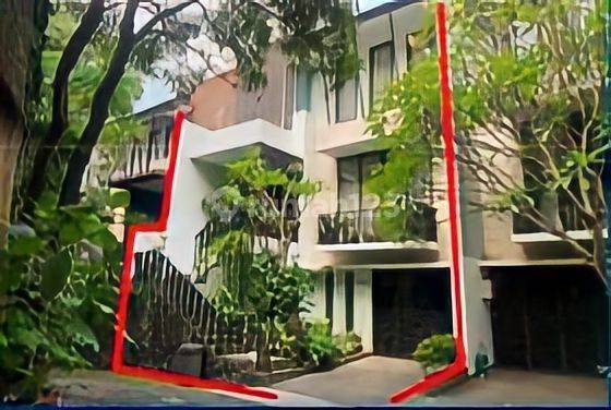 Dijual Rumah Strategis Asri Modern 3 Lantai 2